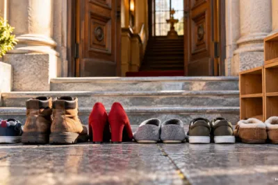 Muslime fordern in Deutschland: Schuhe aus in öffentlichen Gebäuden